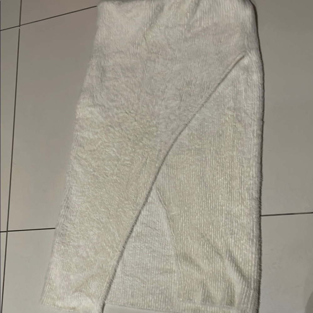 Elegant White Women's Skirt